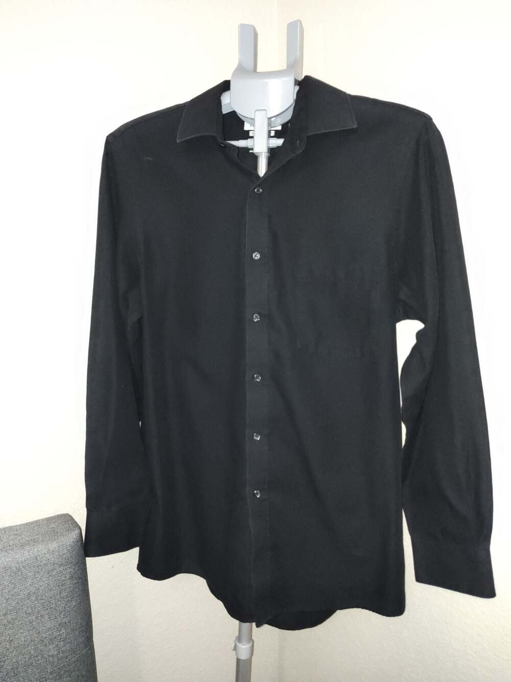 Van Heusen 15 1/2 32/33 Wrinkle Free Black Dress Shirt Mens